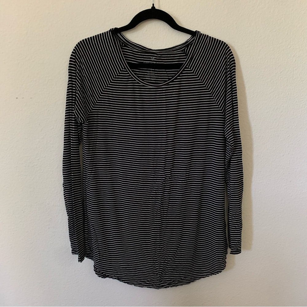 American Eagle Soft and Sexy Black White Striped Long Sleeve Tee Size Medium